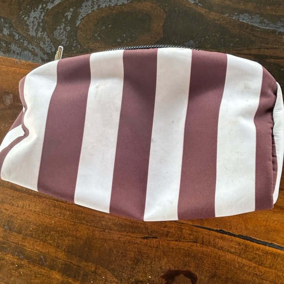 Henri Bendel - Picture 3 of 16